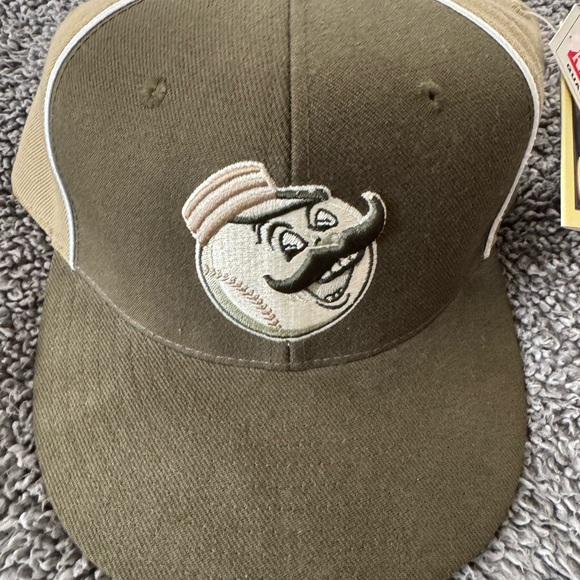 New Cincinnati Reds Hat Cap Cooperstown (REDLEGS) Collection 1918 Fitted 7 3/4 - Picture 2 of 11